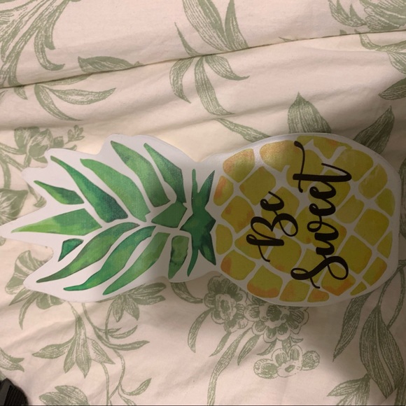 Room decor - Picture 2 of 4